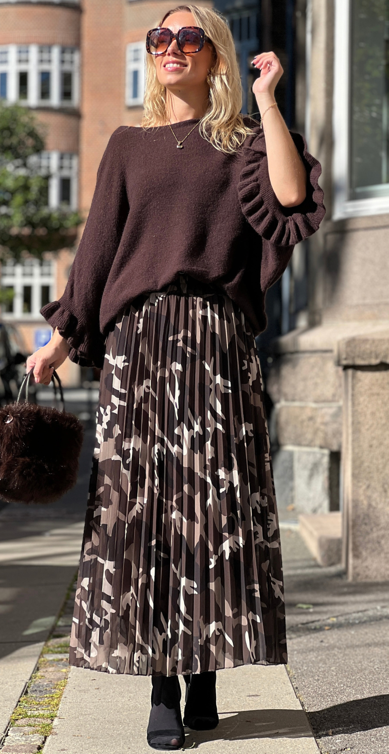 Robyn plisseret nederdel med camouflage print moro LikeLondon