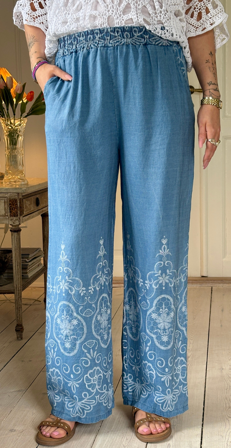 Candie denimbukser med broderiprint medium jeans LikeLondon