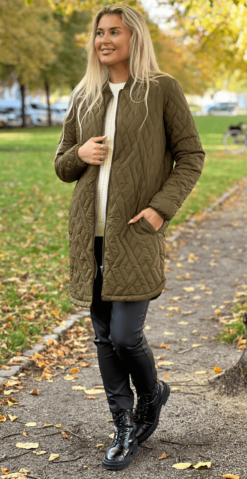 Quiltet jakke med lommer army