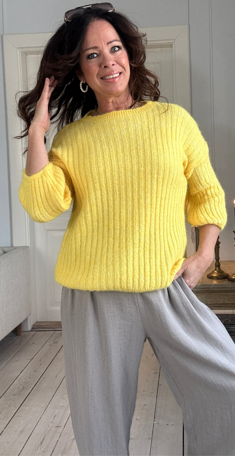 Angelina strik med 3/4 ærme med puf gul LikeLondon