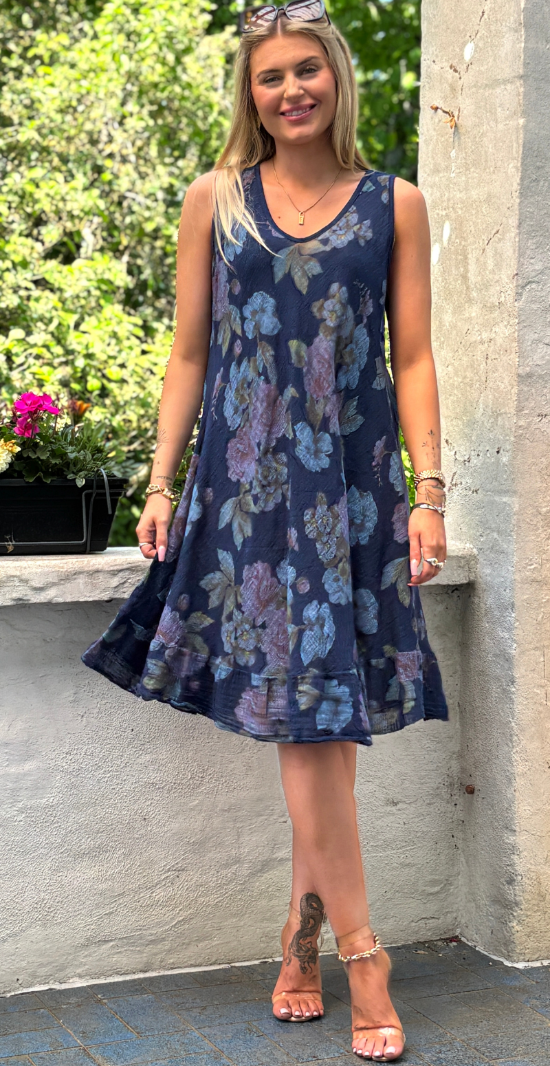 Iben kjole med blomsterprint og peplum navy LikeLondon