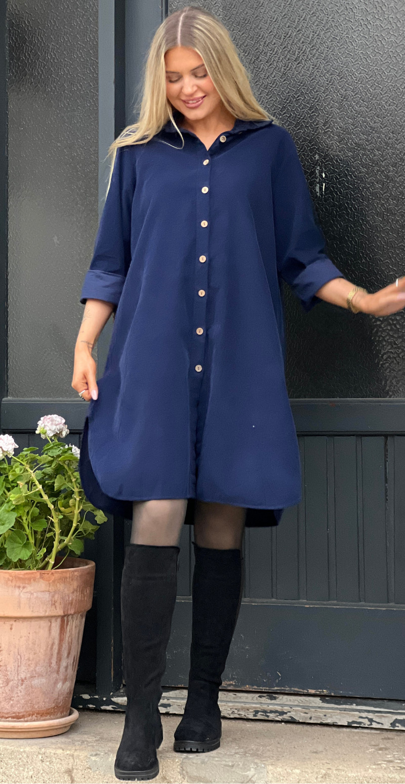 Forudbestil uge 3 Danica fløjls kjole-tunika med knapstolpe navy LikeLondon