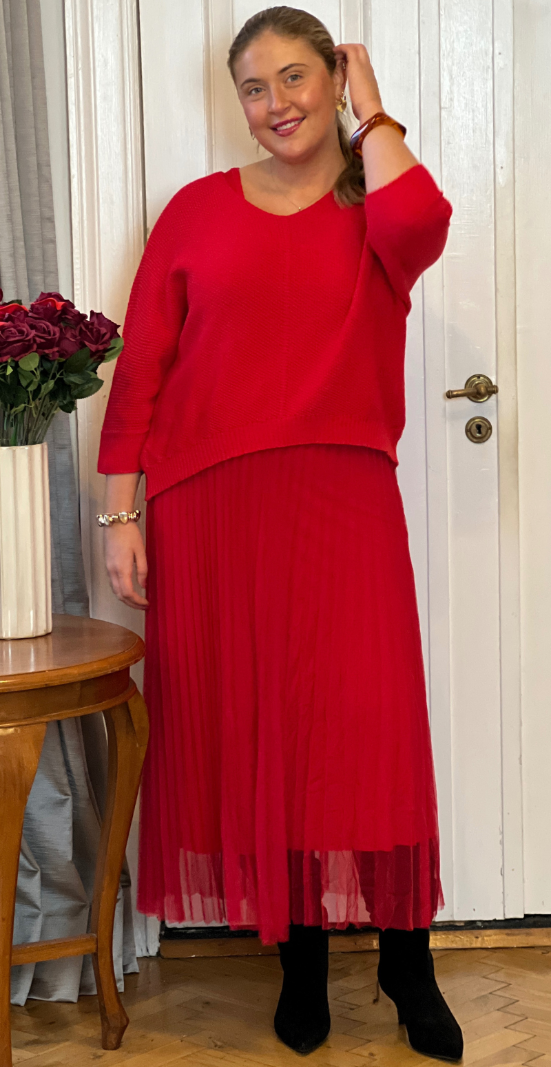 Joleen sæt med kjole og strik rød LikeLondon