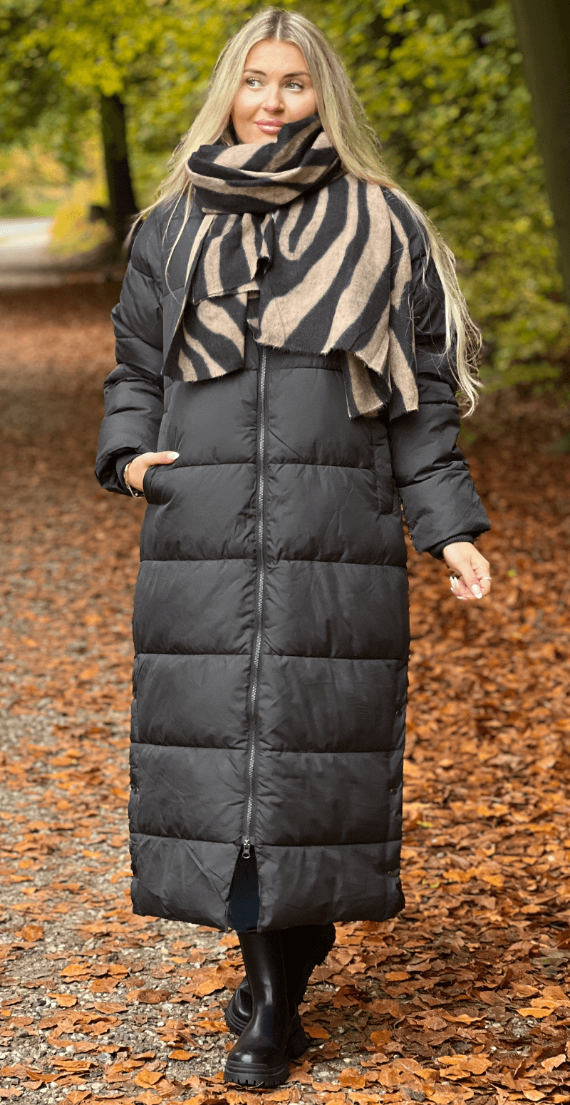 Liva frakke med hætte sort LikeLondon