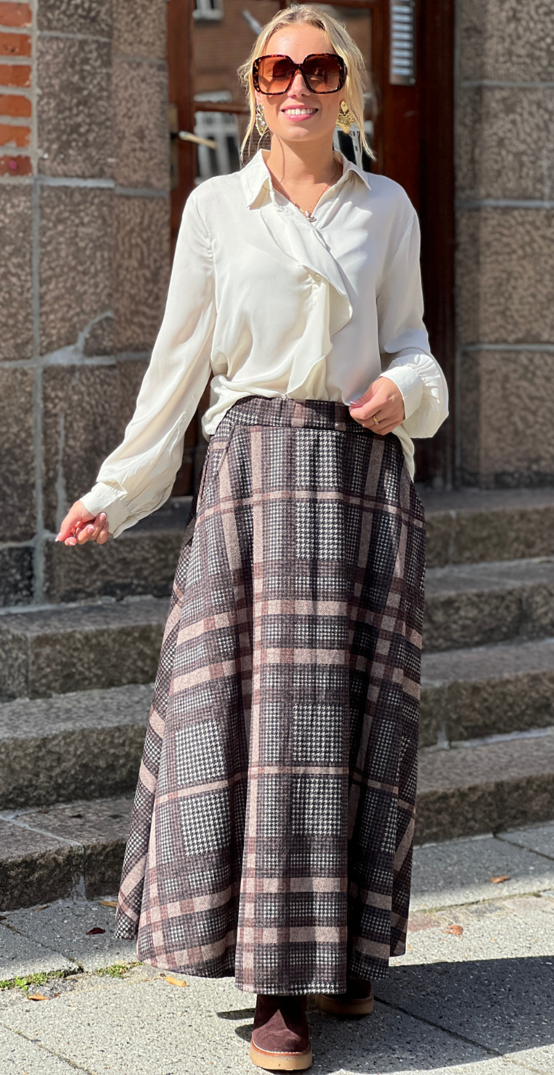 Cemille lang nederdel med skrålommer og tern beige LikeLondon