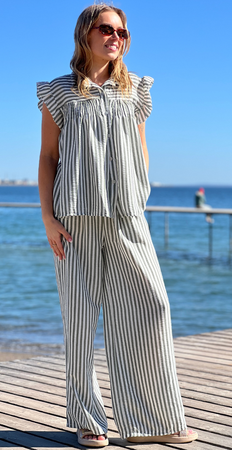 Lilje sæt med stribet bluse og bukser militare LikeLondon