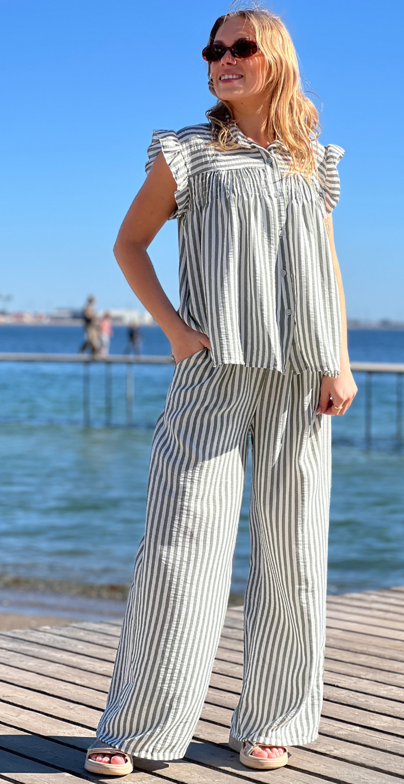 Lilje sæt med stribet bluse og bukser militare LikeLondon