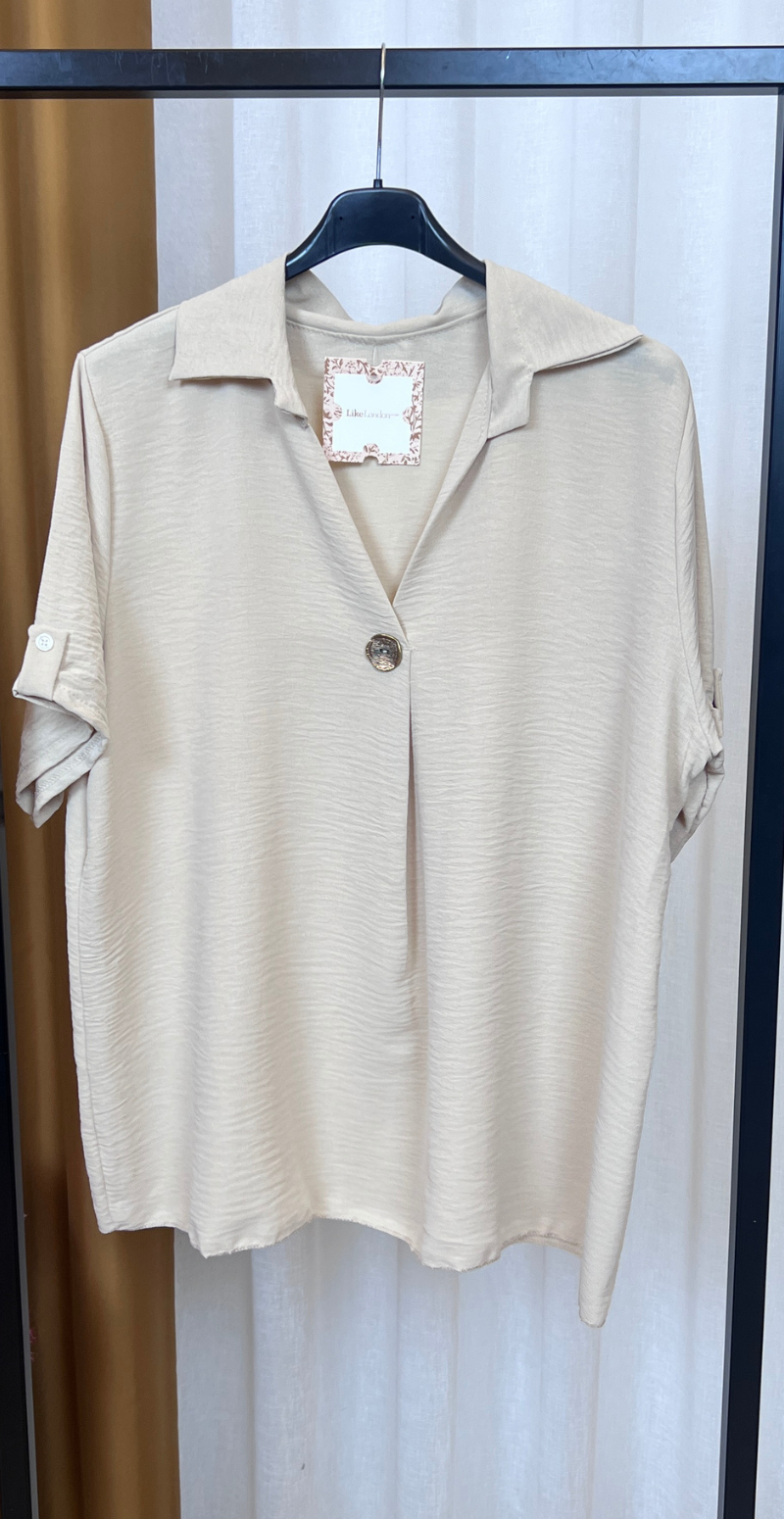 Eva bluse med v-hals og guldknap beige LikeLondon