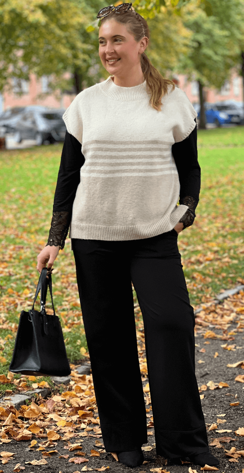 Melinda to-farvet strikvest med striber beige LikeLondon