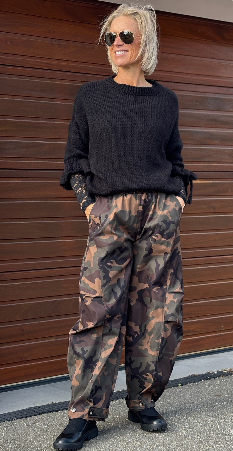 Manja cargo bukser med camouflage og elastikkant camouflage LikeLondon