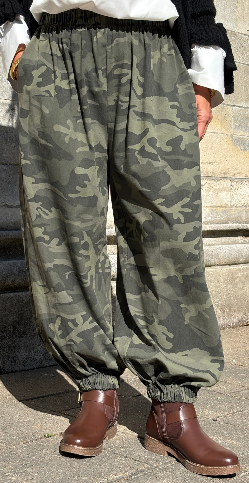 Rifa ballonbukser med camouflage print army LikeLondon