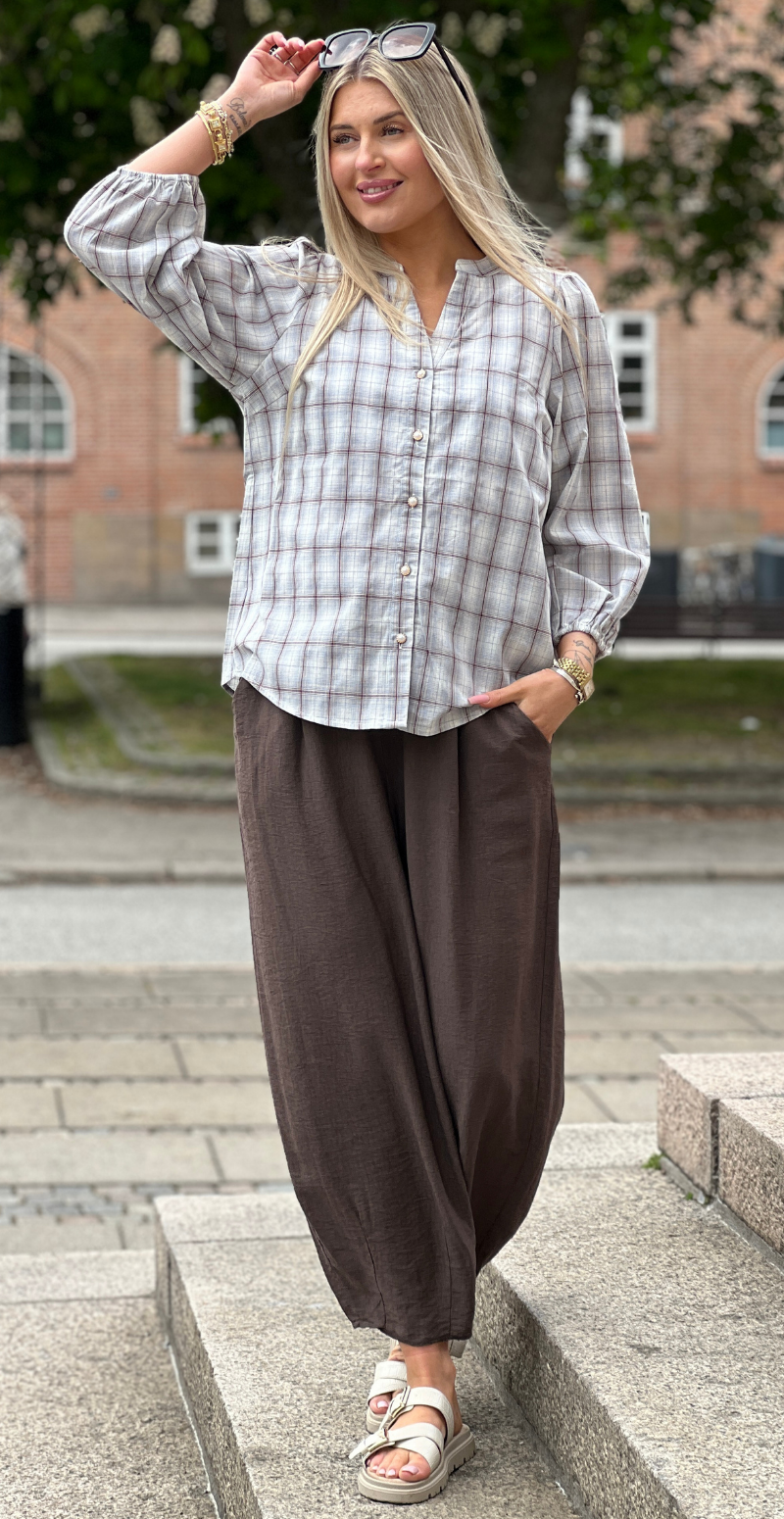 Forudbestil uge 23 Alana bukser med skrålommer og barrel-fit brun LikeLondon