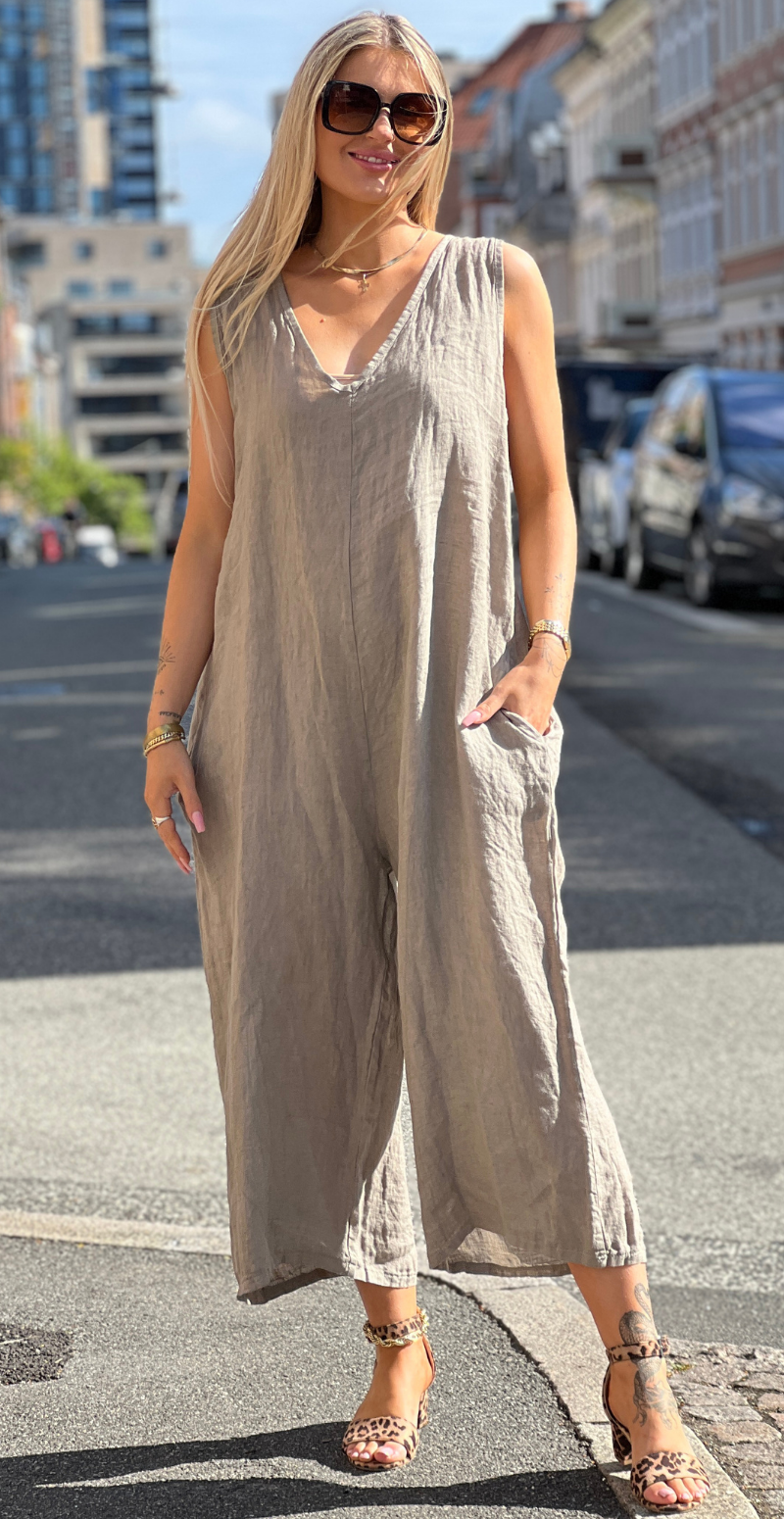 Juliane jumpsuit i hør med v-udskæring fango LikeLondon