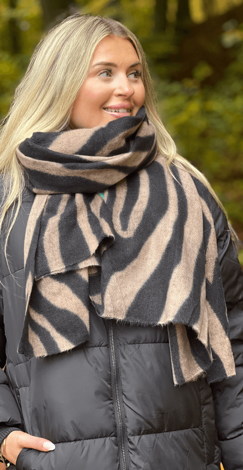 Tørklæde med zebrastriber taupe LikeLondon