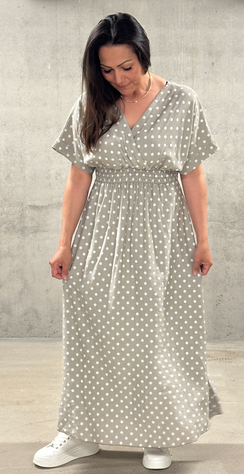 Cornelia kjole med prikker og smock fango LikeLondon by Christina