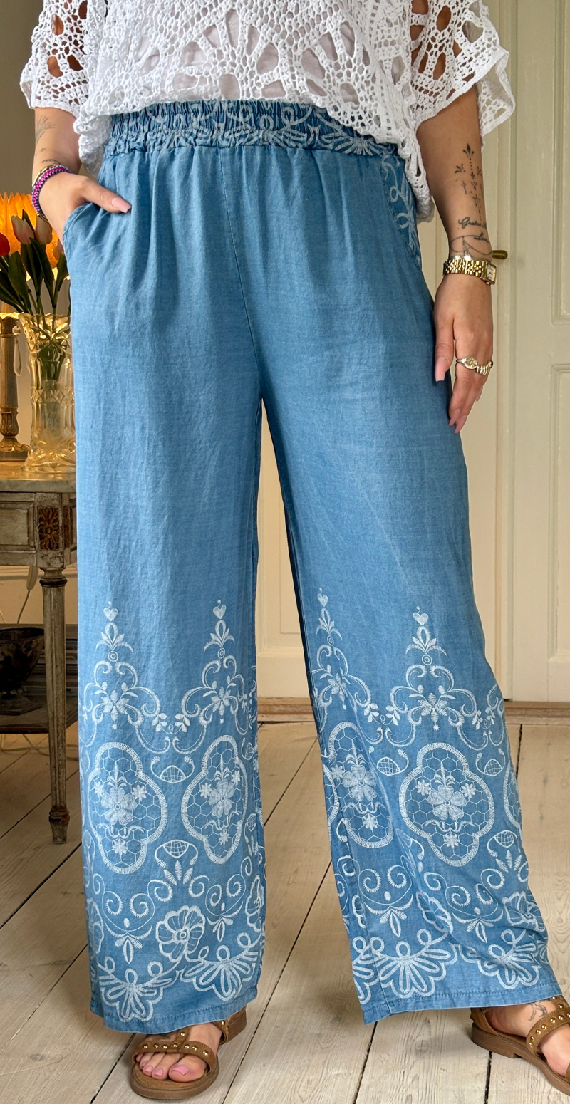 Candie denimbukser med broderiprint medium jeans LikeLondon