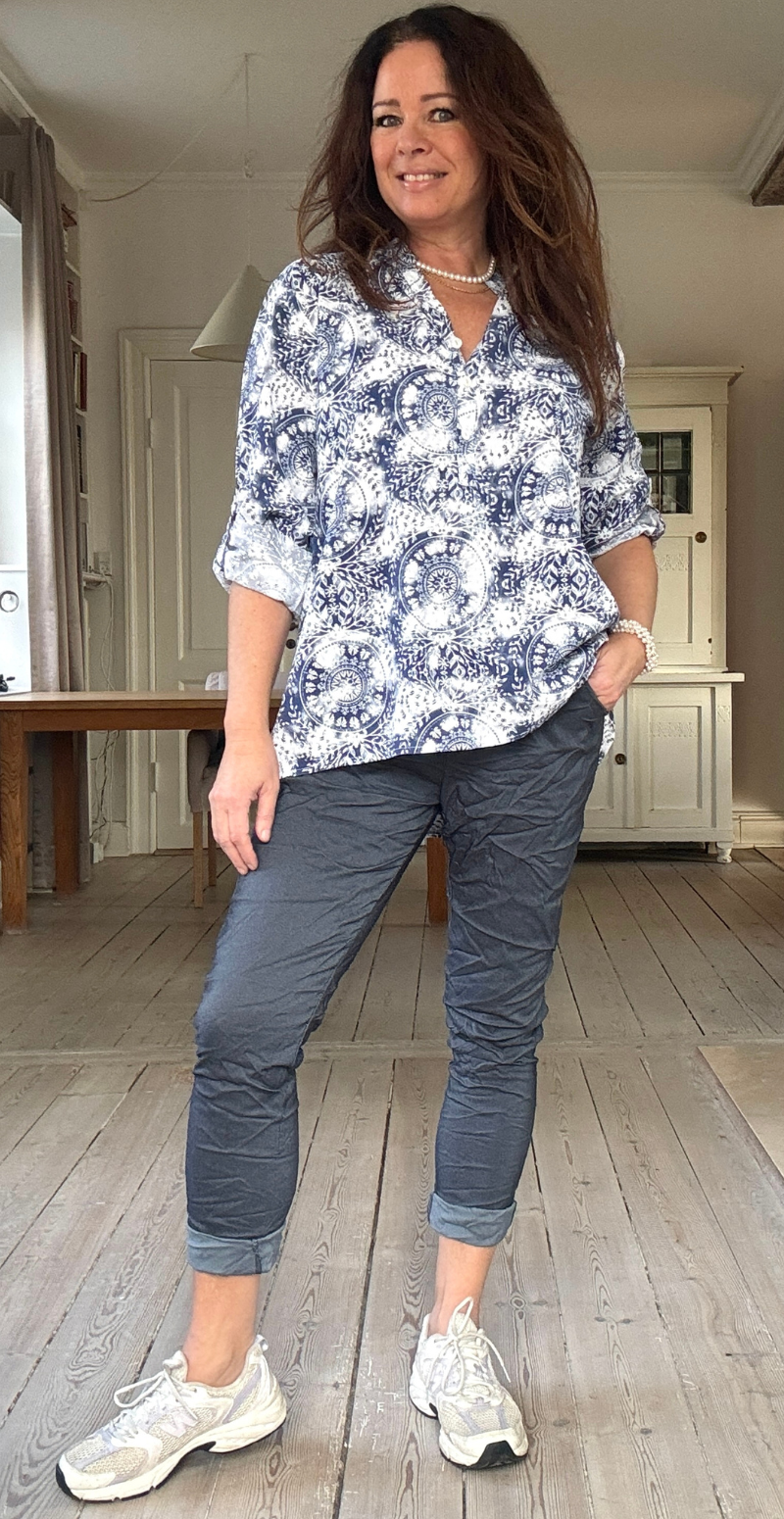 Judy skjortebluse med cirkelmønster hvid LikeLondon