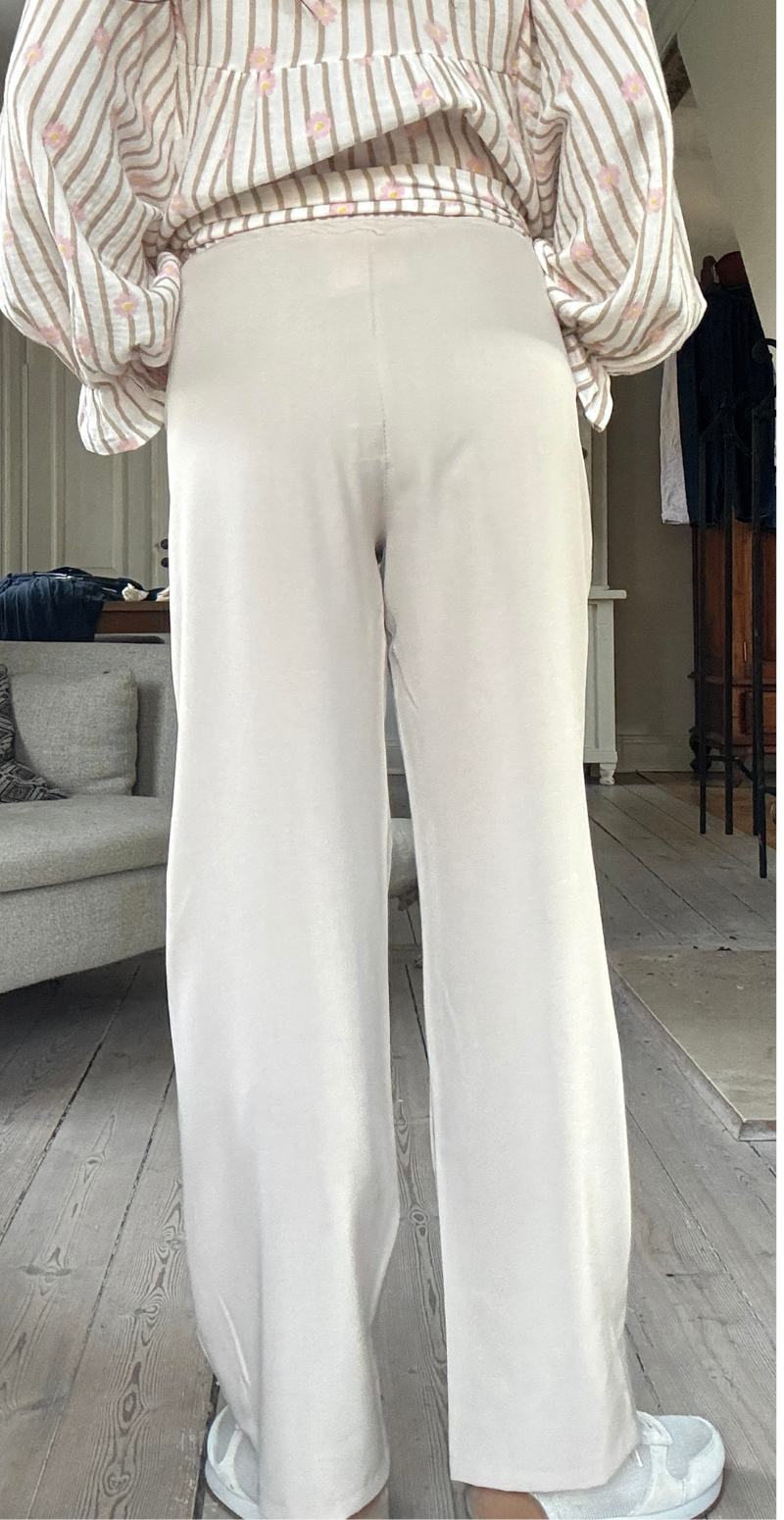 Iris habitbukser med elastik cream LikeLondon