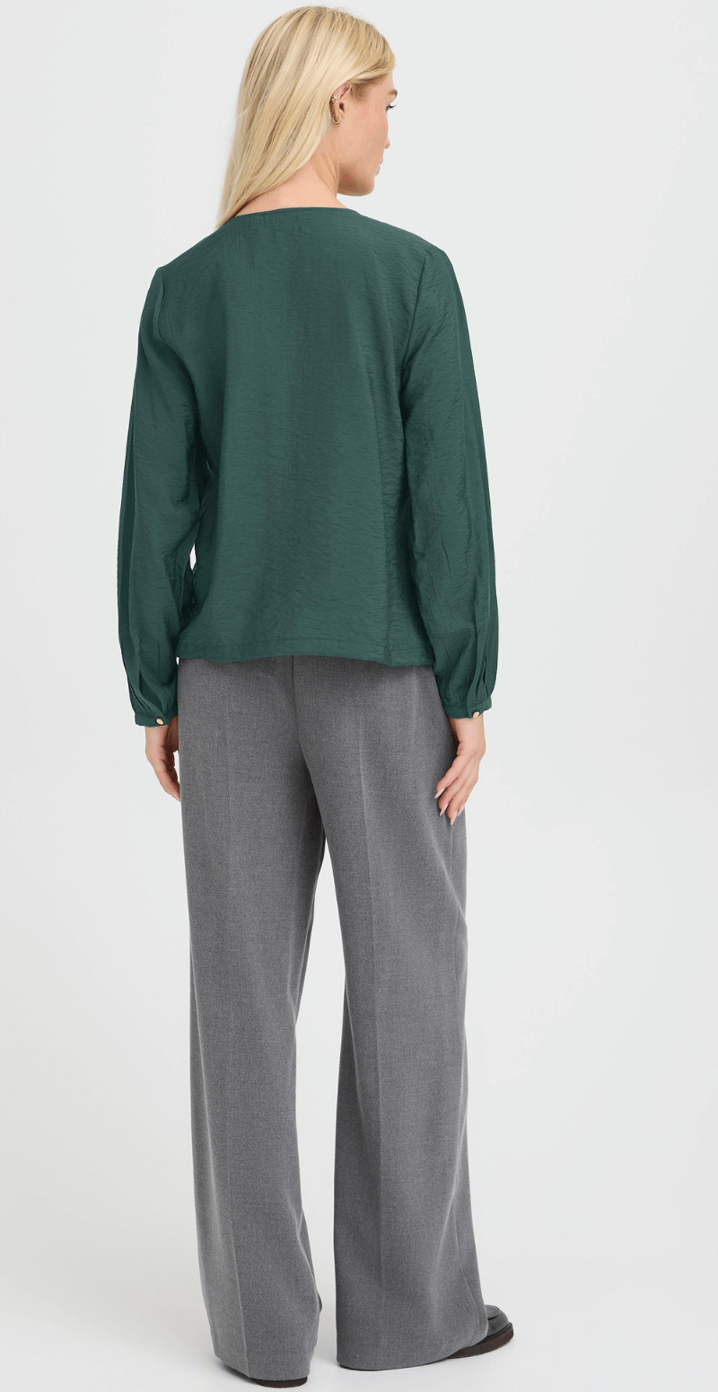 Fara bluse med guldknapper green gables