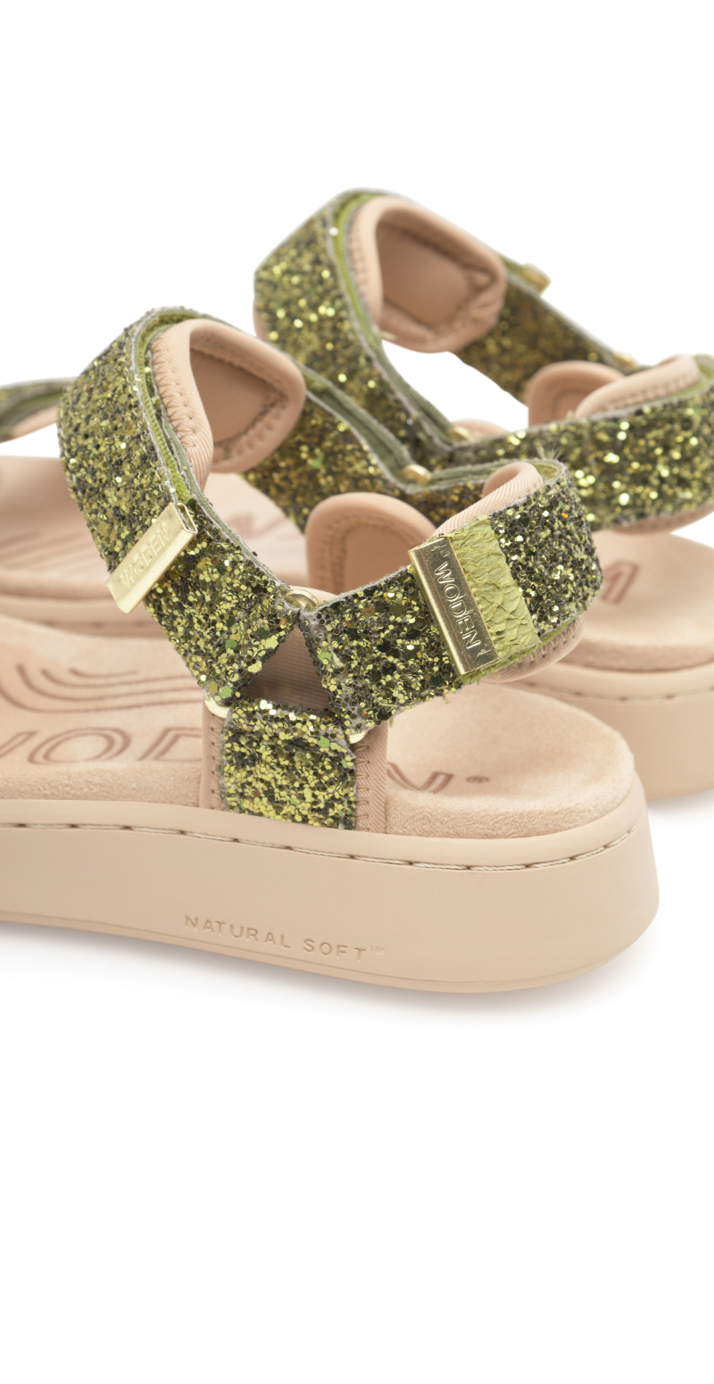 Line sandal med glimmerremme bambus green Woden