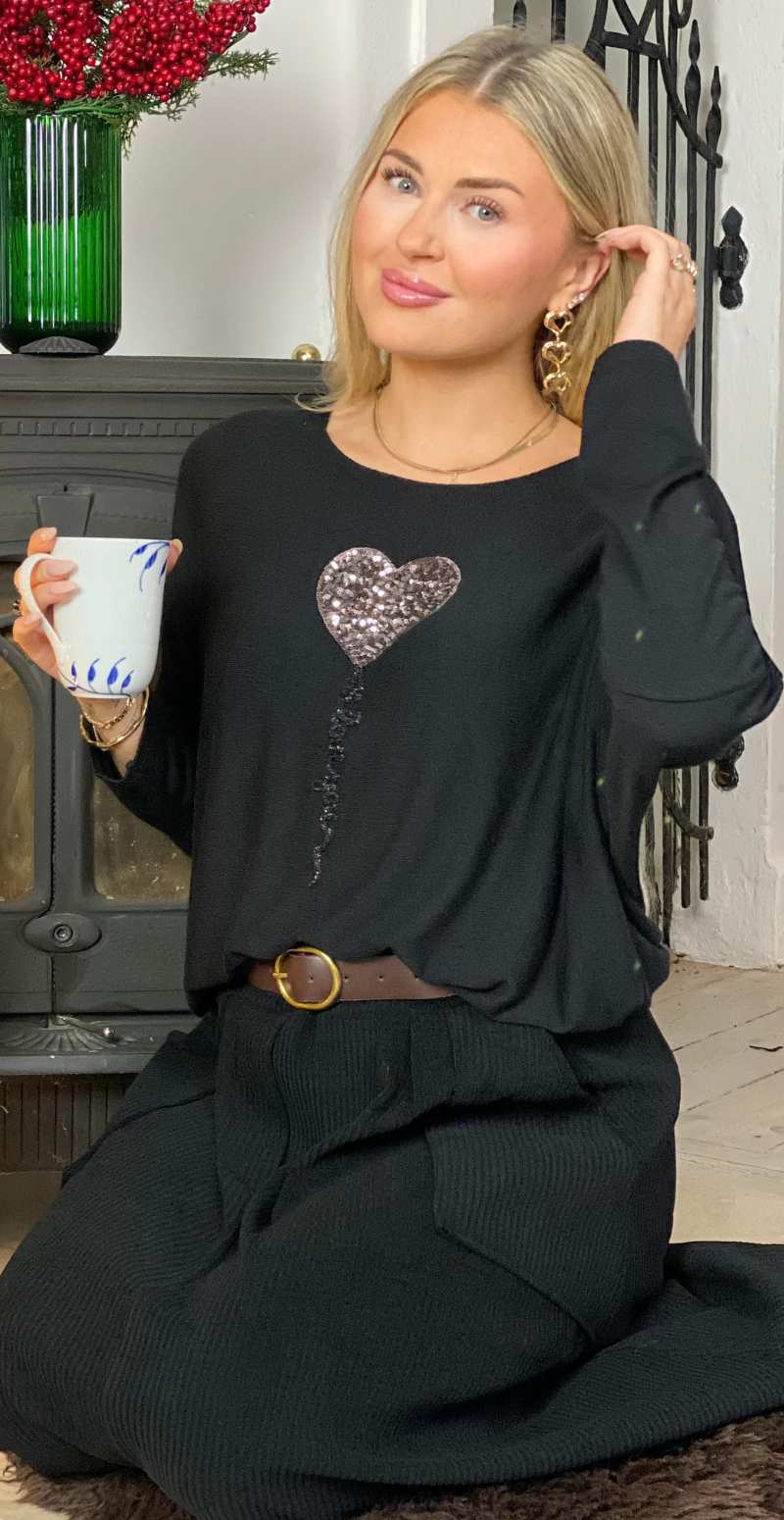 Madelene bluse med hjerte sort LikeLondon
