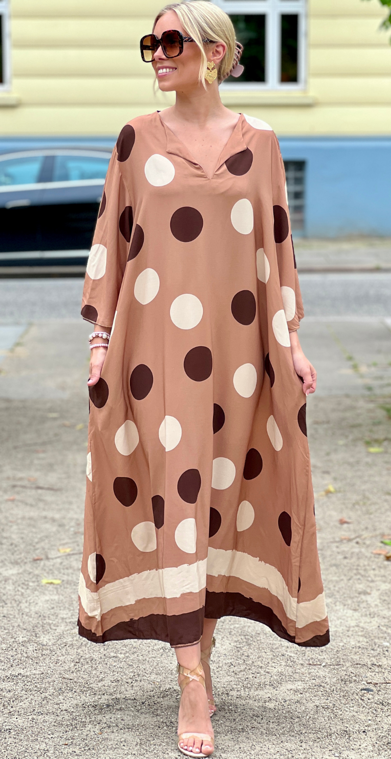 Effie lang kjole med store dots og lommer taupe LikeLondon