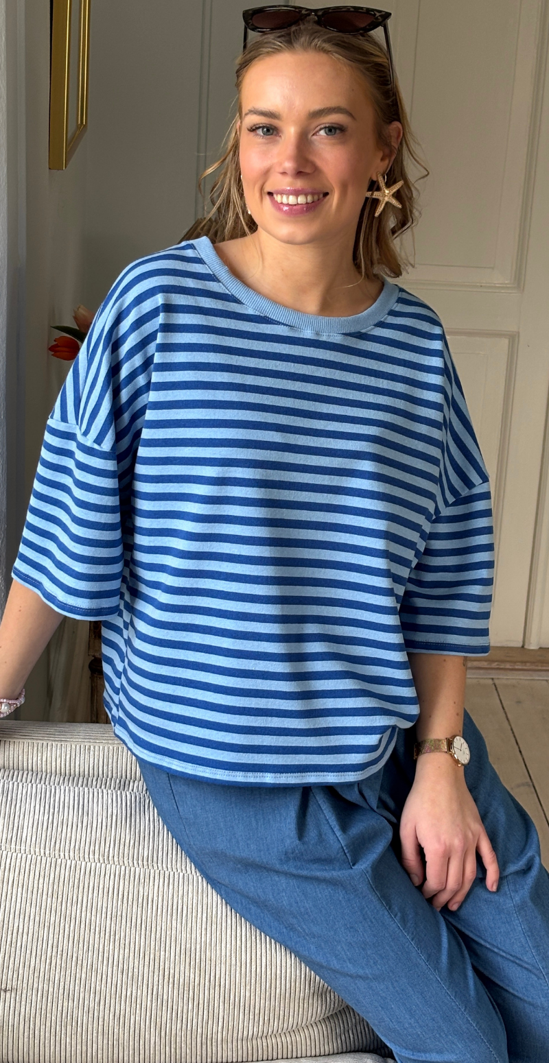 Zenia t-shirt med striber royal blue LikeLondon