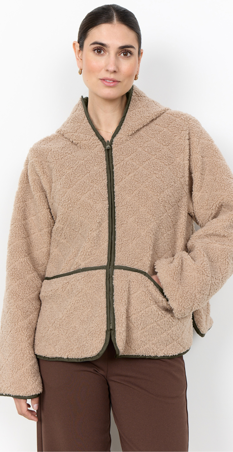 Amara kort vendbar jakke i quiltet og teddylook army LikeLondon