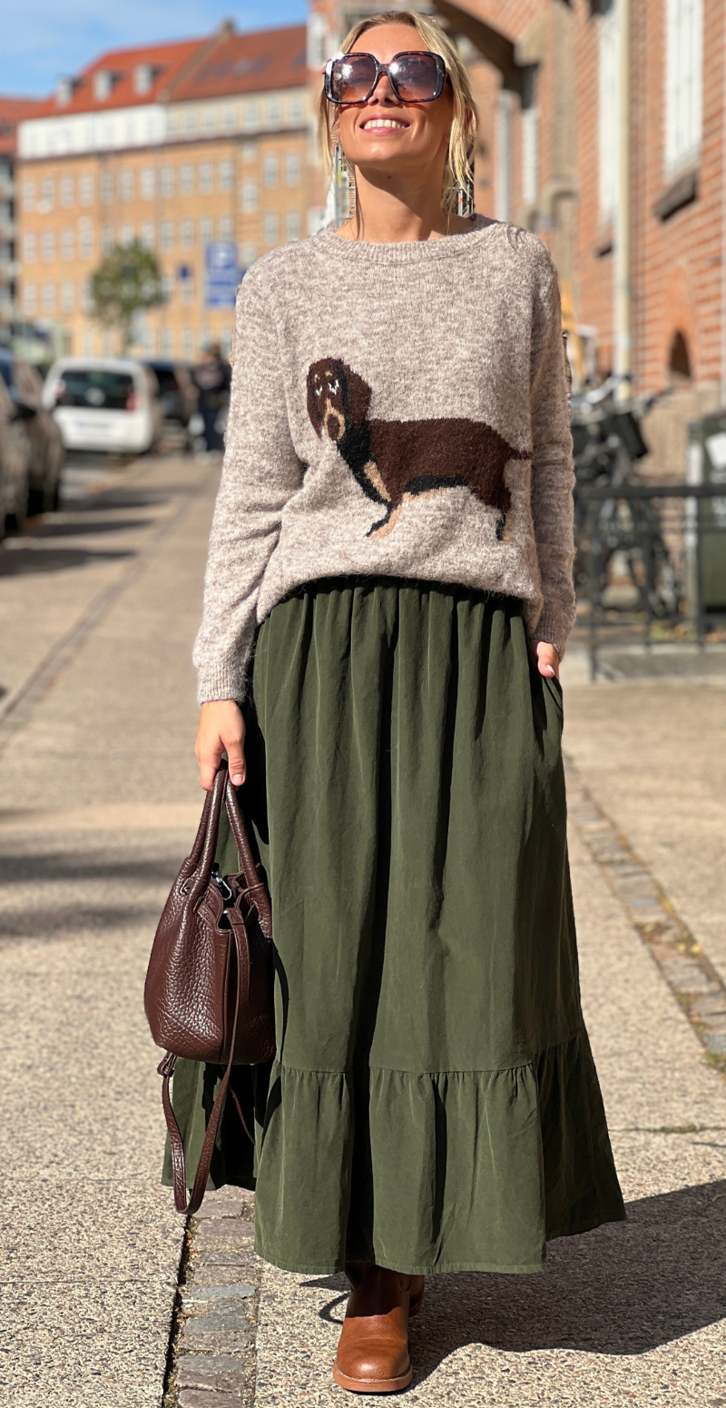 Moanna fløjlsnederdel med peplum nederst og skrålommer militare LikeLondon