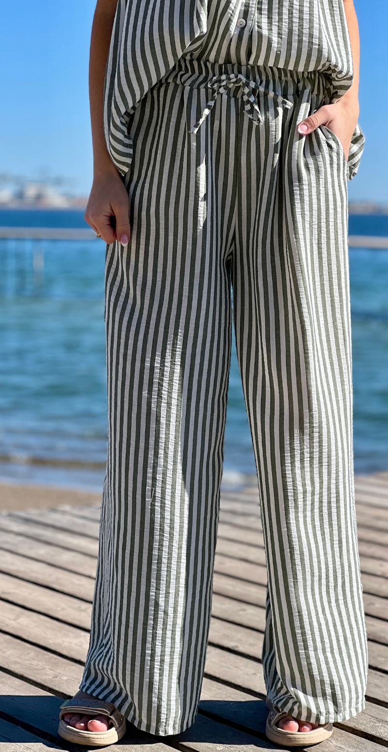 Lilje sæt med stribet bluse og bukser militare LikeLondon