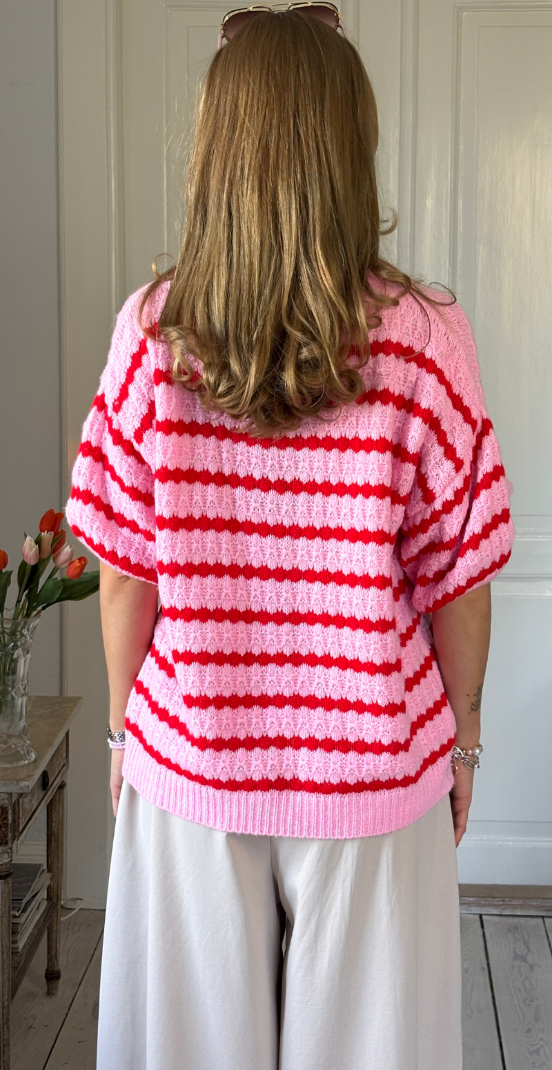 Nadine kortærmet strik med stribetmønster pink/rød LikeLondon