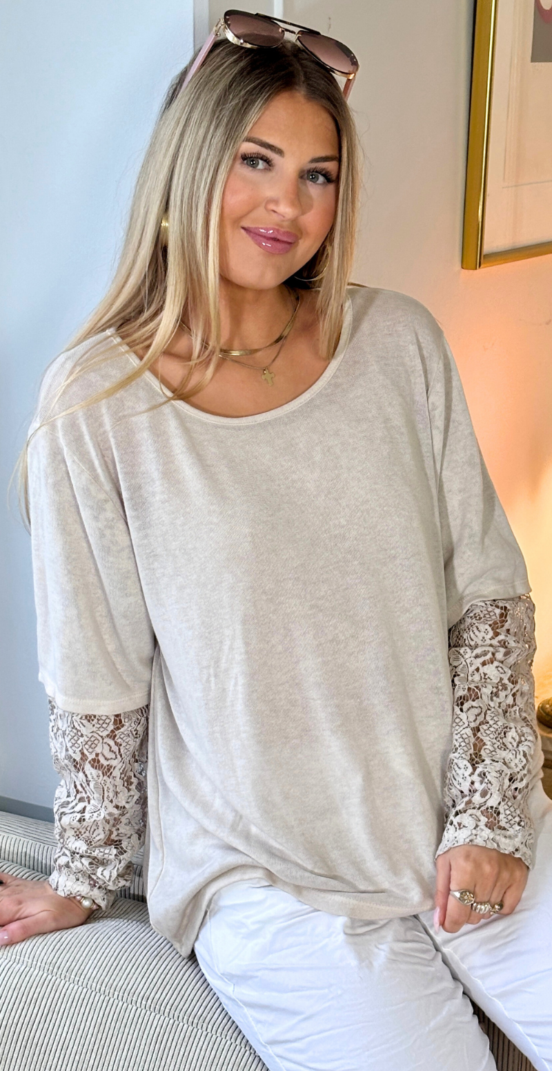 Amalia bluse med langt blondeærme beige LikeLondon