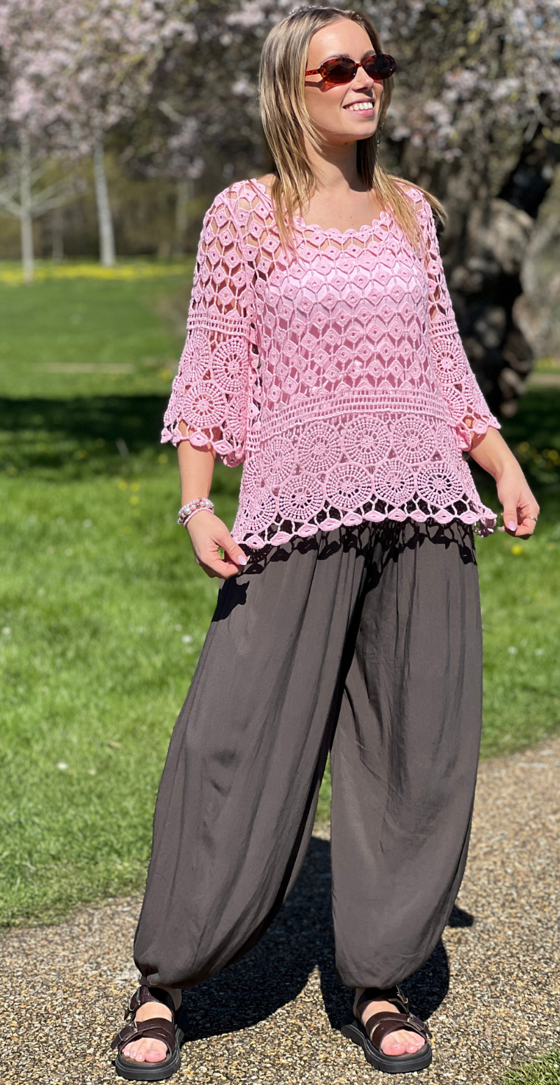 Alisa hæklet bluse med indertop rosa LikeLondon
