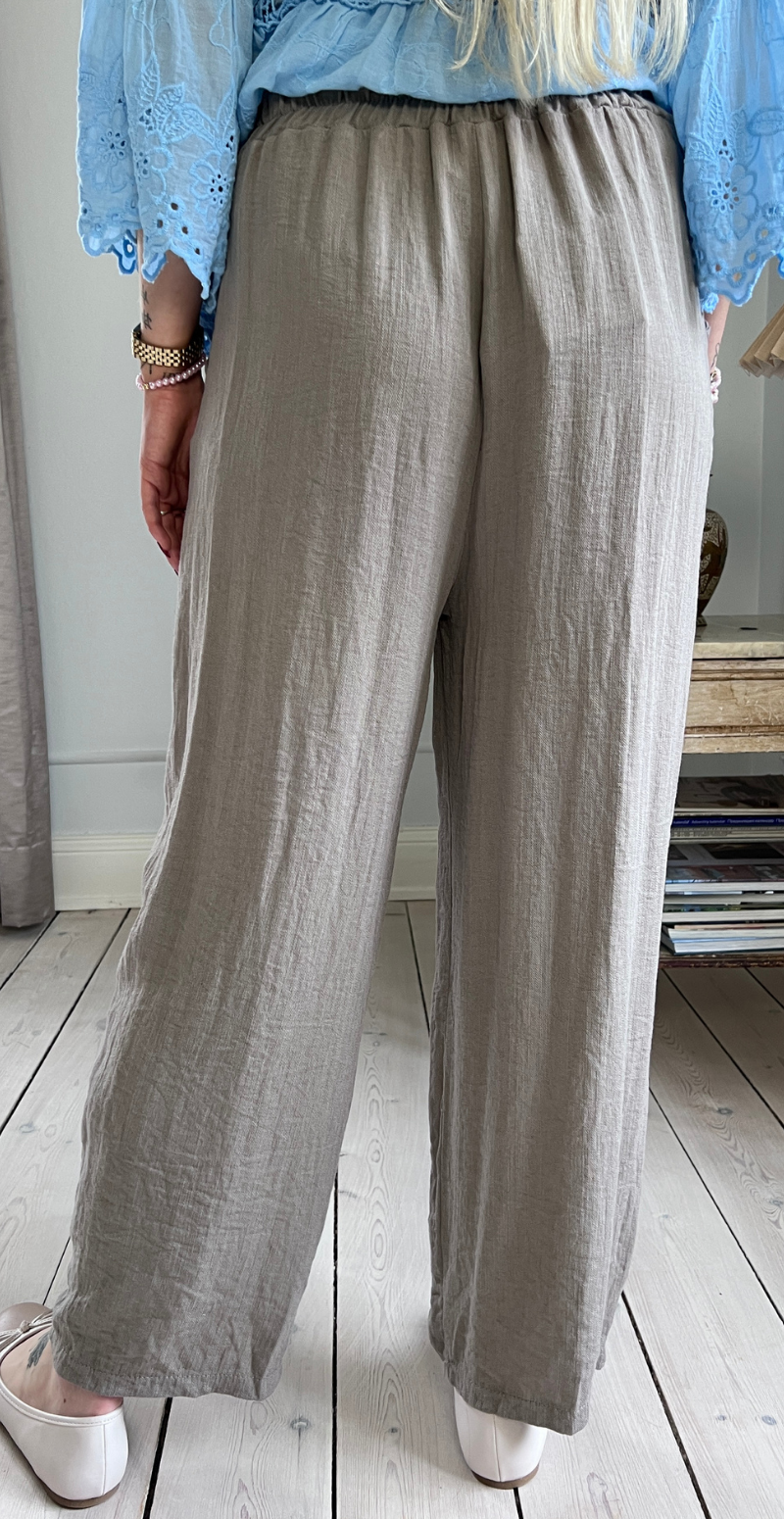 Normi bukser med træknap og slå-om effekt fango LikeLondon