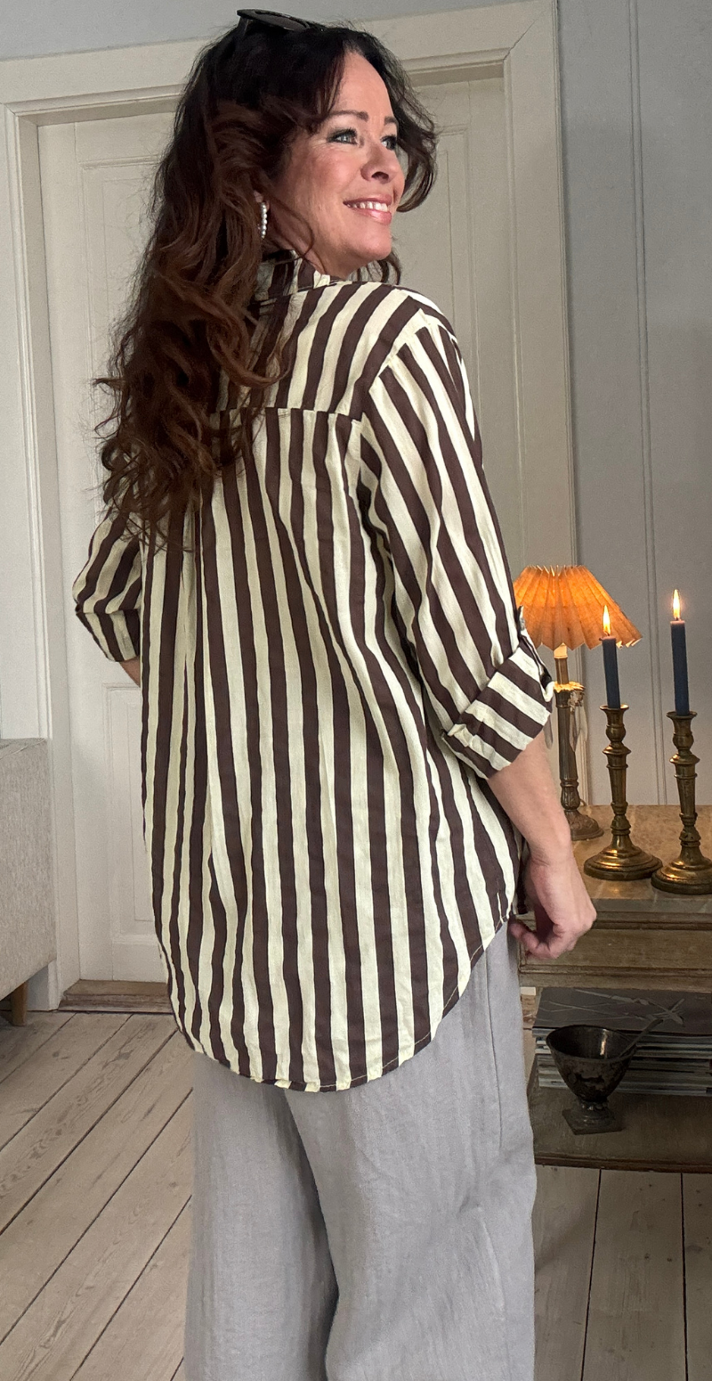 Cellie stribet skjorte med perlemorsknapper gul LikeLondon