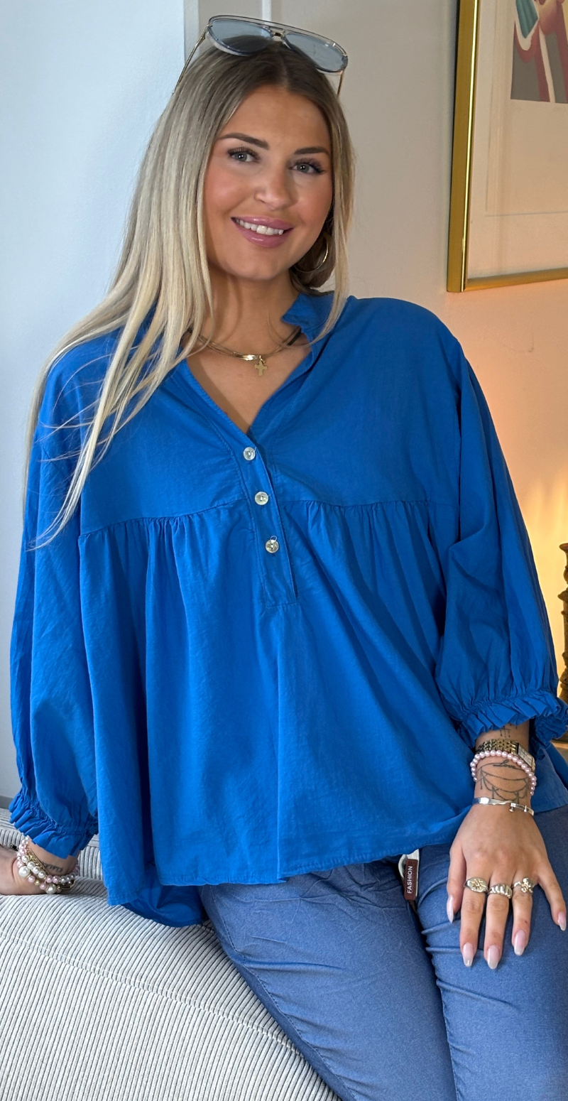 Francie bluse med knapper og ballonærmer royalblue LikeLondon