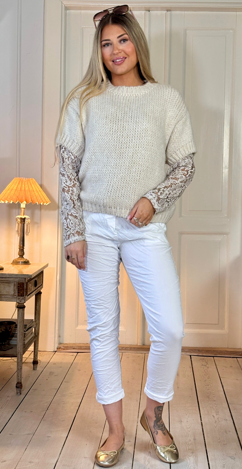 Amalia bluse med langt blondeærme beige LikeLondon