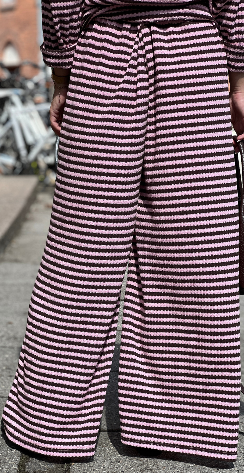 Mira strikket sæt i 2 dele rosa/brun LikeLondon
