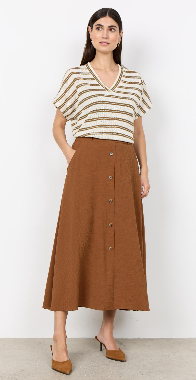 Macia lang nederdel med knapdetaljer brun LikeLondon