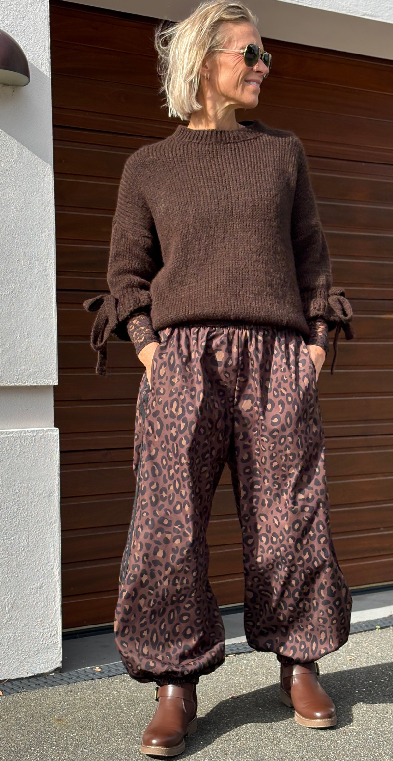 Pheonix ballonbukser med leopard print og striber i siden leopard LikeLondon