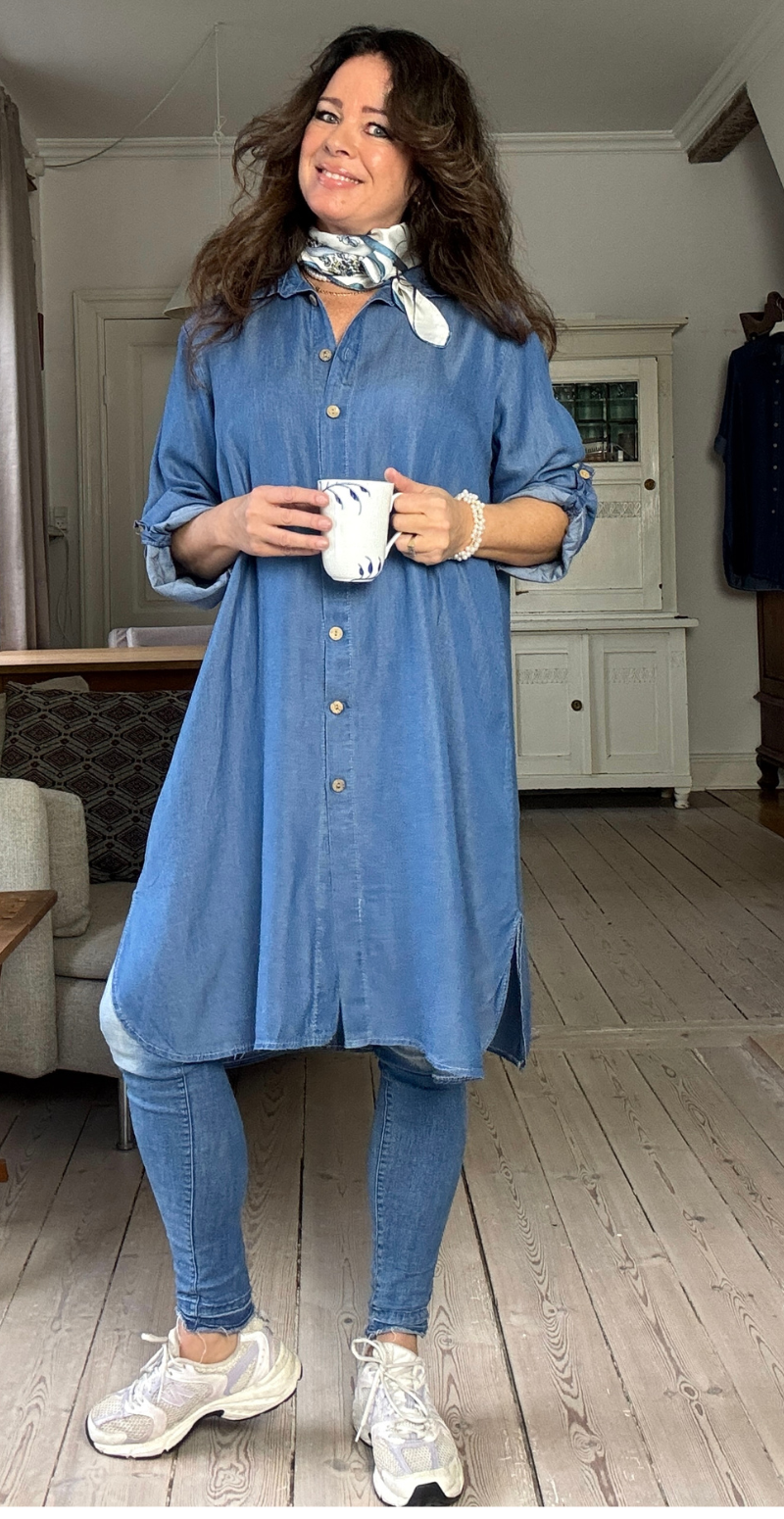 Ivy denim kjole med knapper medium jeans LikeLondon