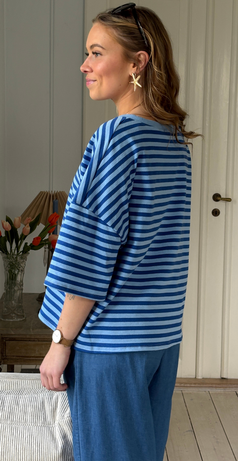 Zenia t-shirt med striber royal blue LikeLondon