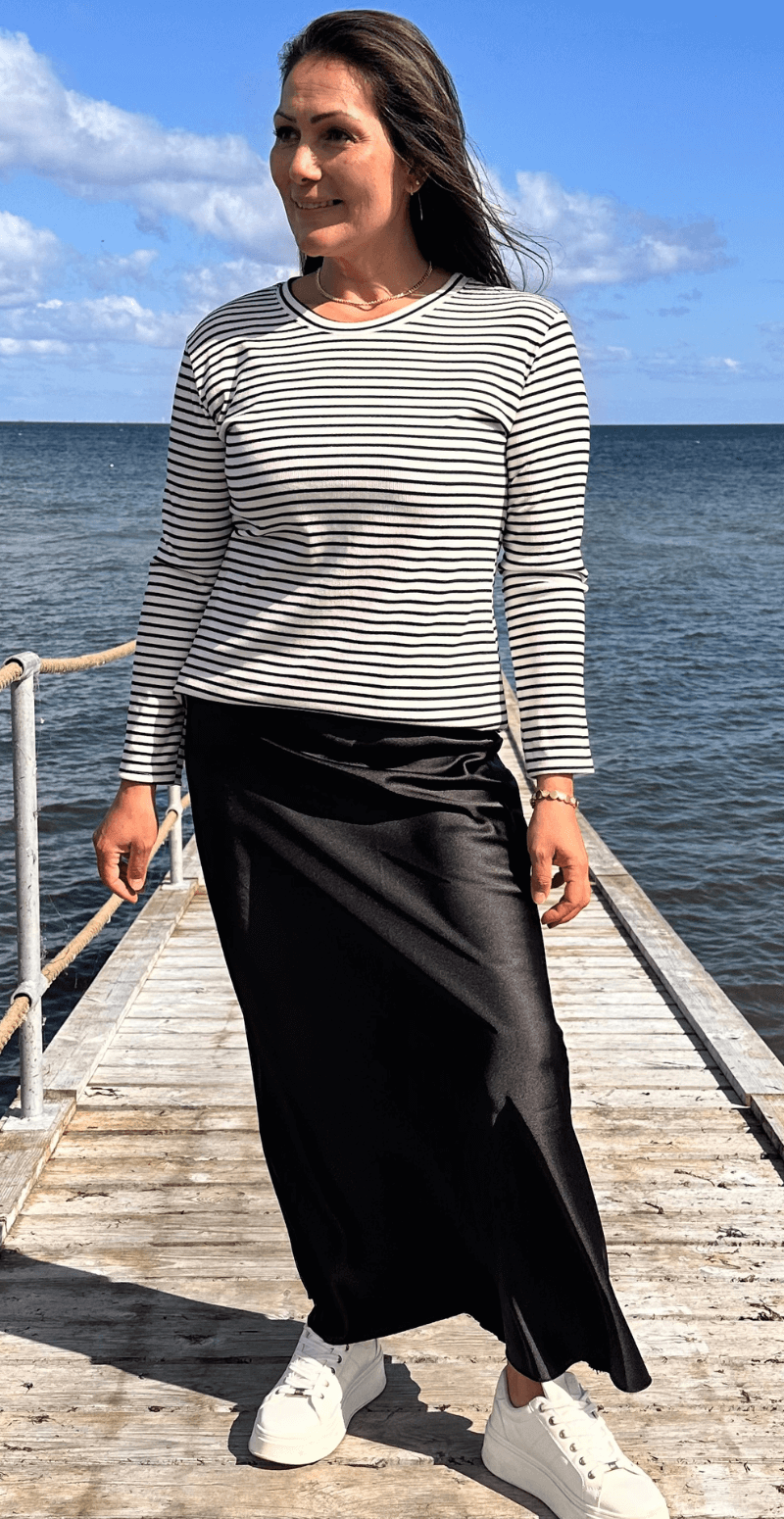 Cissi satin nederdel sort LikeLondon By Christina