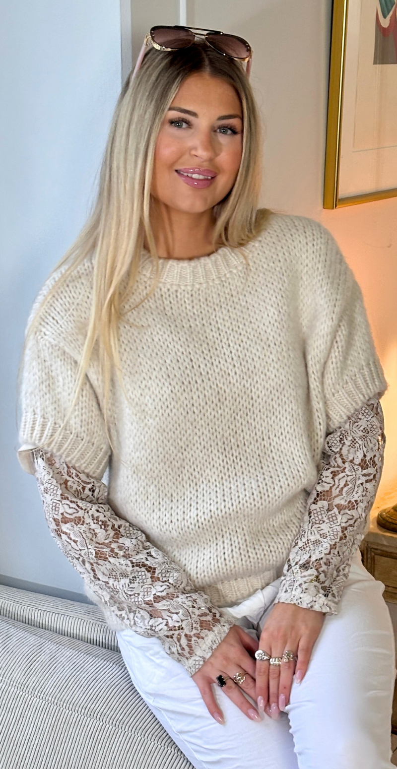 Amalia bluse med langt blondeærme beige LikeLondon