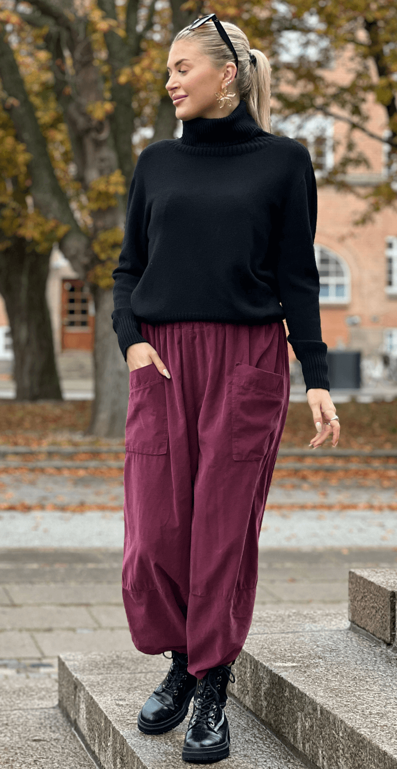 Hailey fløjlsbukser med lommer bordeaux LikeLondon