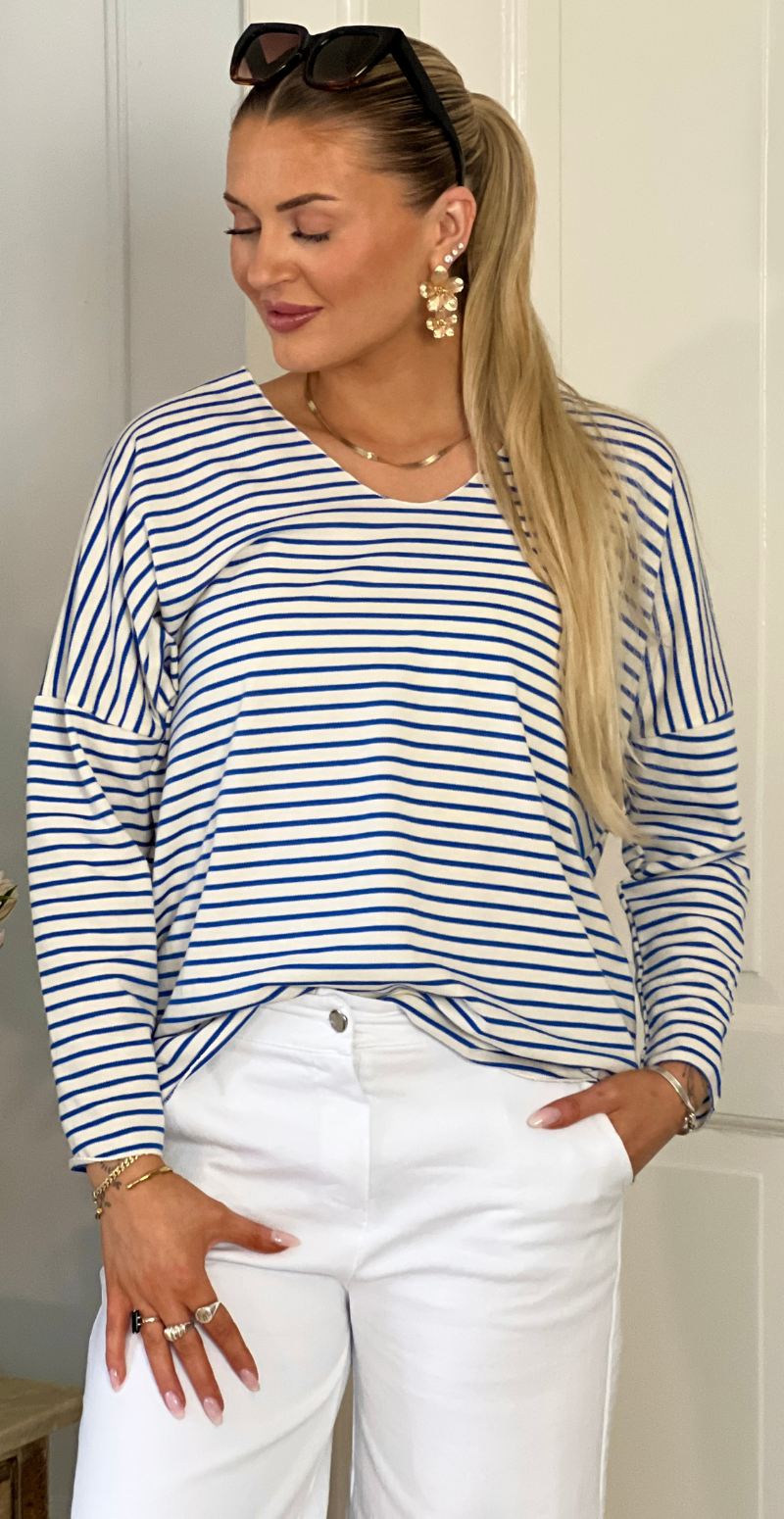 Forudbestil uge 7 Evita bluse med v-hals og striber royal blue LikeLondon