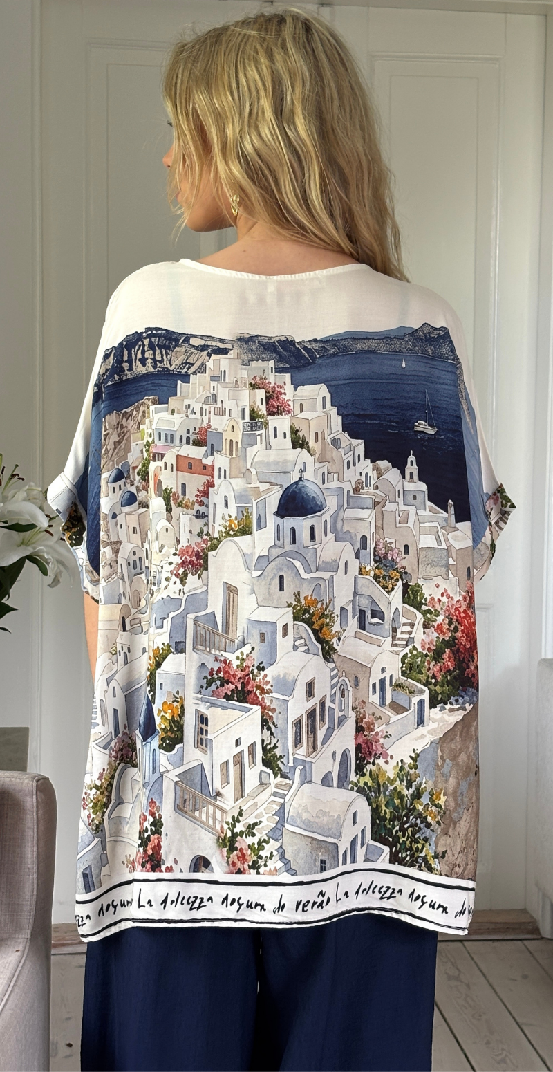 Forudbestil uge 24 Brianna bluse med kort ærme og print af huse navy LikeLondon