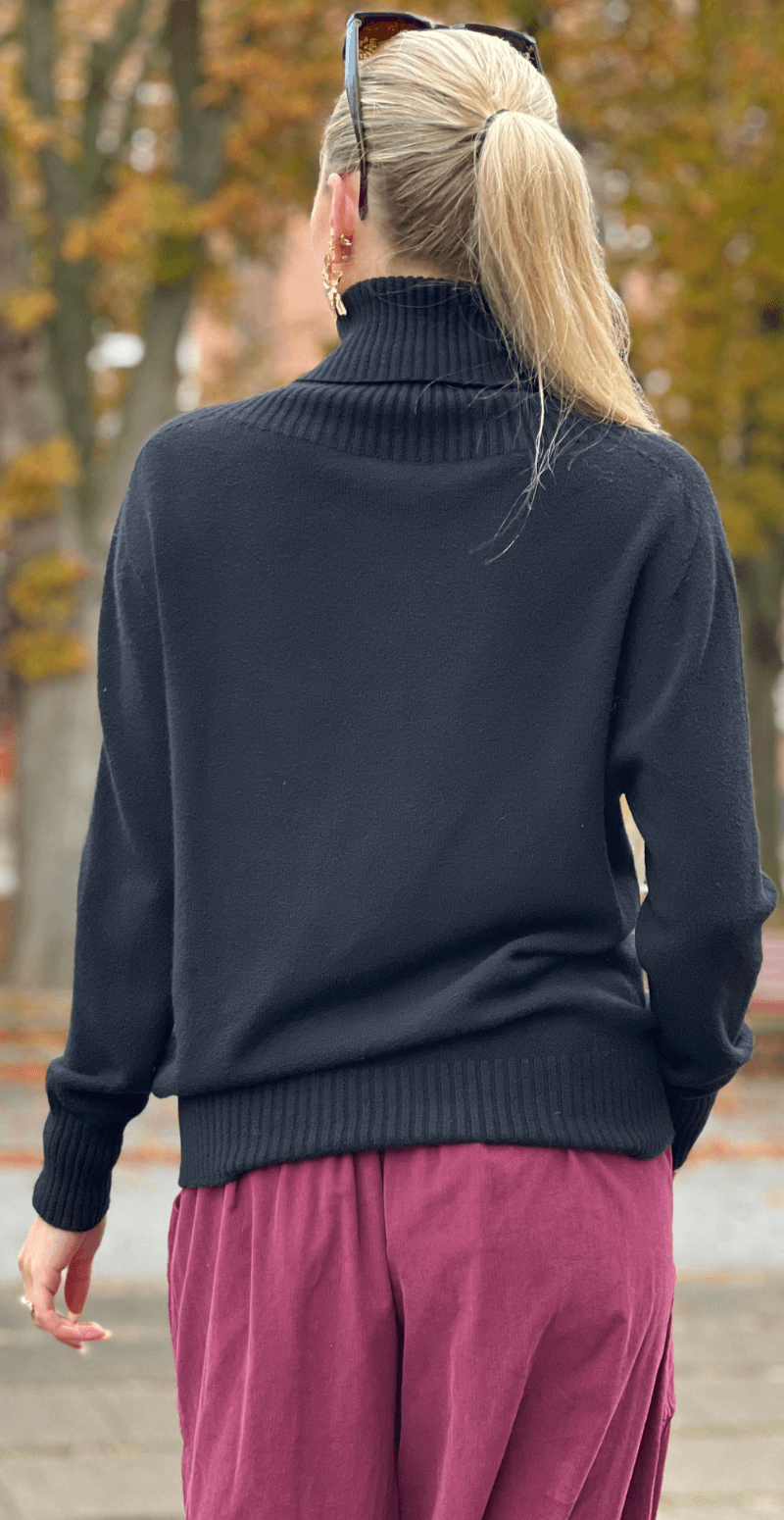 Abelone strik med rullekrave sort LikeLondon