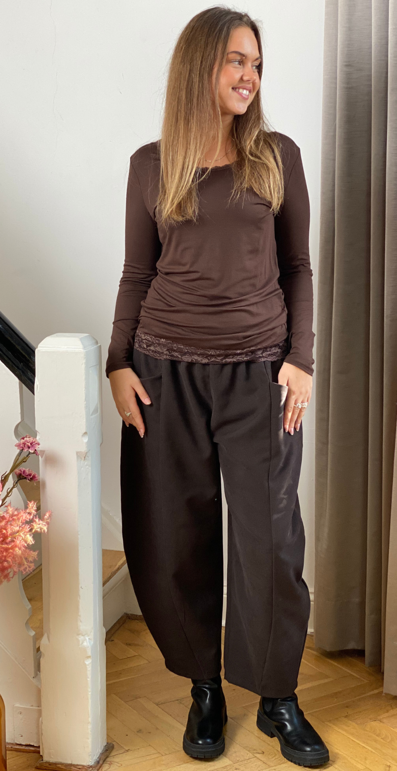 Dax bluse med lange ærmer og blondekant brun LikeLondon