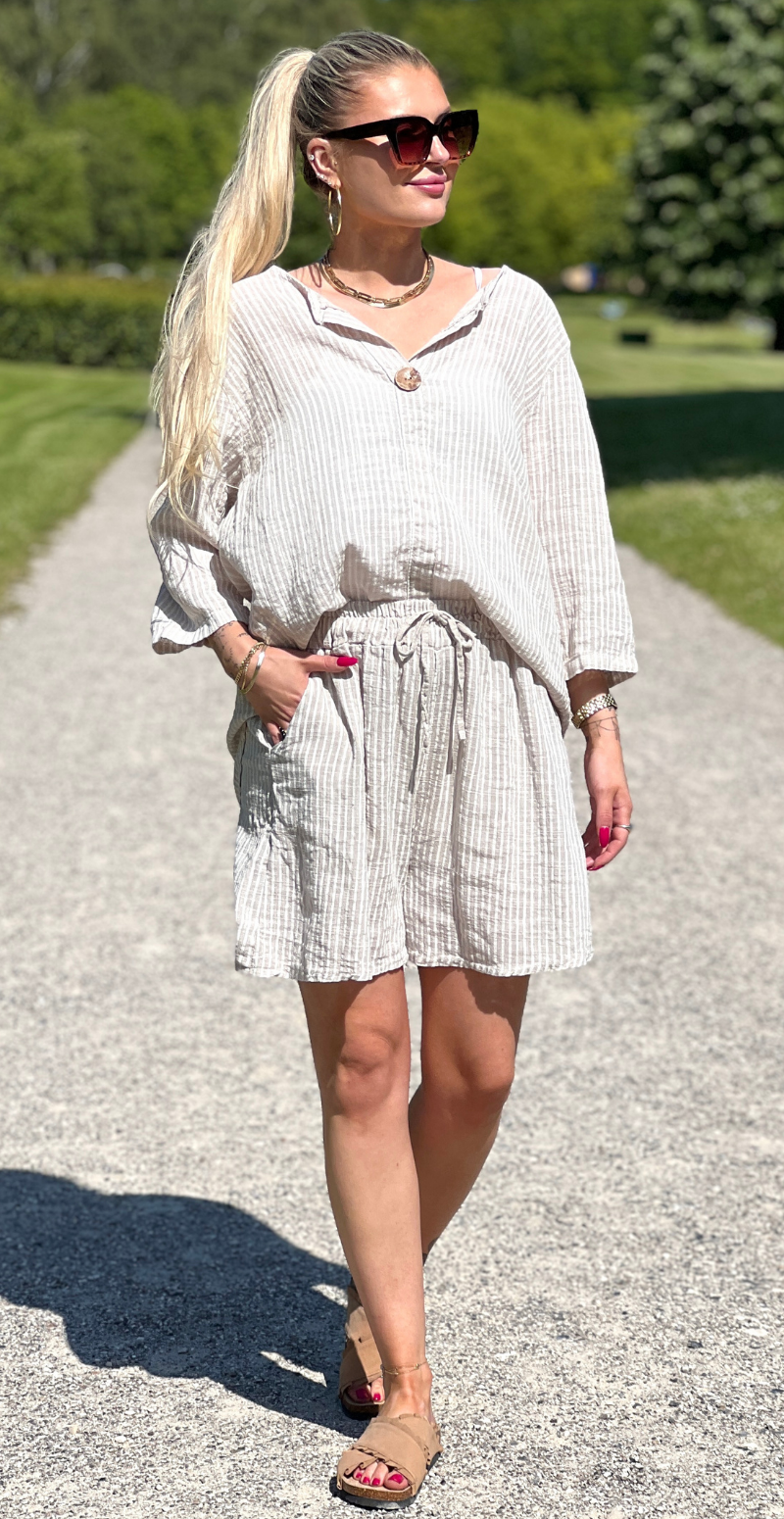 Elise stribet shorts beige LikeLondon